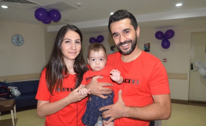  Hastanede Düzenlenen 1. Yaş Günü Partisinde Minik Aziz, Herkese