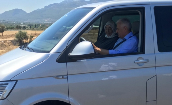  Ak Parti İzmir Milletvekili Binali Yıldırım, Açılışı Yeni Yapılan