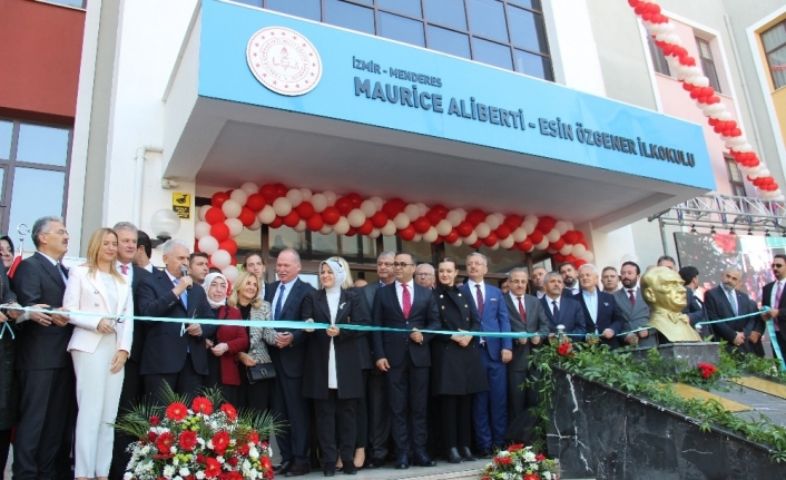  Binali Yıldırım Ve Öğretmen Olan Eşi Semiha Yıldırım, İzmir