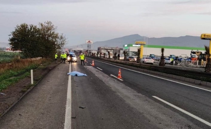  İzmir’in Menemen İlçesinde Bir Kişi, Hızla Gelen Aracın Çarpmasi
