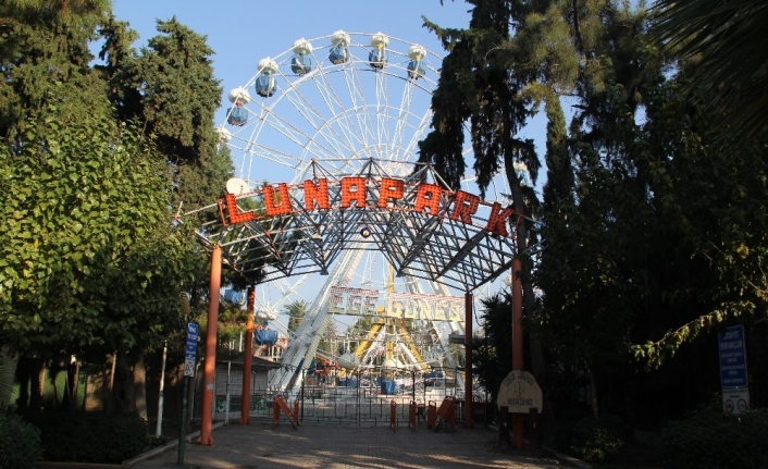  Yapılar Büyük Ölçüde Tahliye Edilirken, Fuar İçerisinde Lunaparkın Tahliyesinin