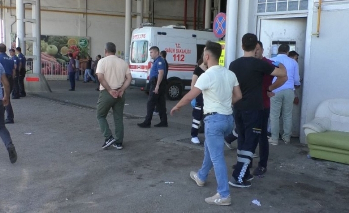  Bursa’da Boşanmak İsteyen Çiftin Aileleri Sebze Halini Birbirine Kattı.