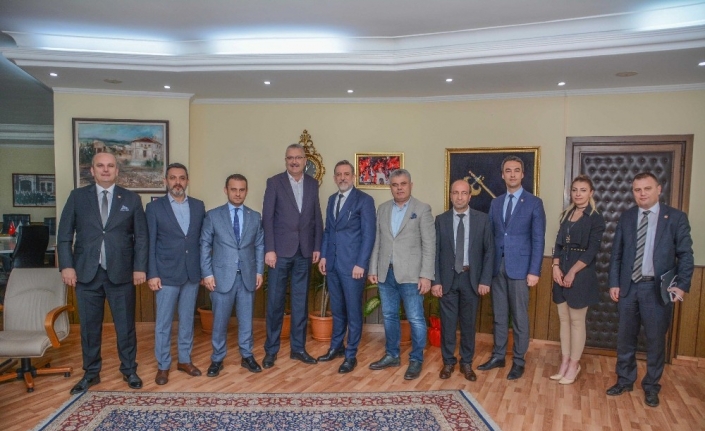 Bursa Ticaret ve Sanayi Odası (BTSO) yöneticileri Karacabey Belediye Başkanı