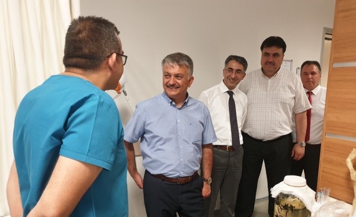  Balıkesir Valisi Ersin Yazıcı, Havran Devlet Hastanesinde, Ozon, Akupunktur,