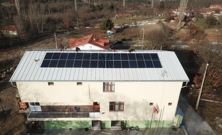 Bursa’nın Büyükorhan ilçesinde her ay binlerce lira elektrik faturası ödeyen