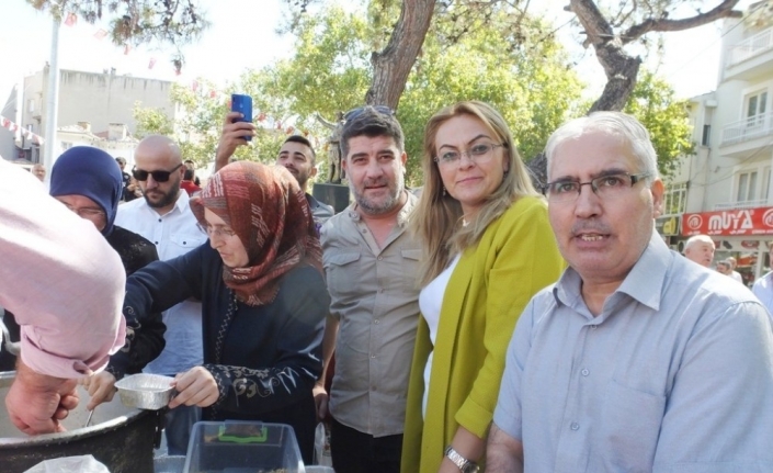 Ak Parti İlçe Teşkilatının Düzenlediği Aşure Hayrı Büyük İlgi Gördü