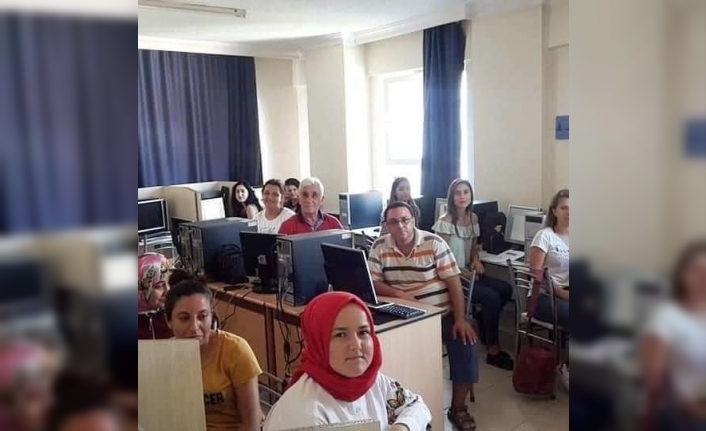  Halk Eğitimi Merkezi Müdürlüğünün Düzenlediği Bilgisayar Kursları Yoğun İlgi