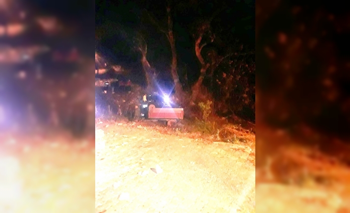 Burhaniye ilçesinde, Kamyonetle traktör çarpışırken 7 kişi yaralandı. Kaza, saat
