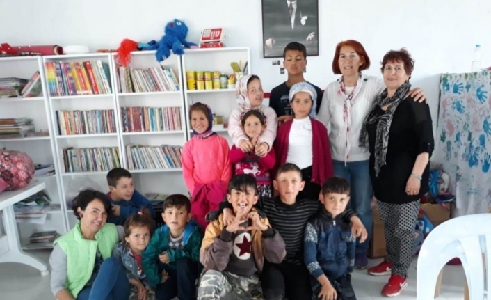 Burhaniye ilçesinde, Burhaniye Anadolu Lisesi Edebiyat Öğretmeni Mutlu Sami Kızılcık