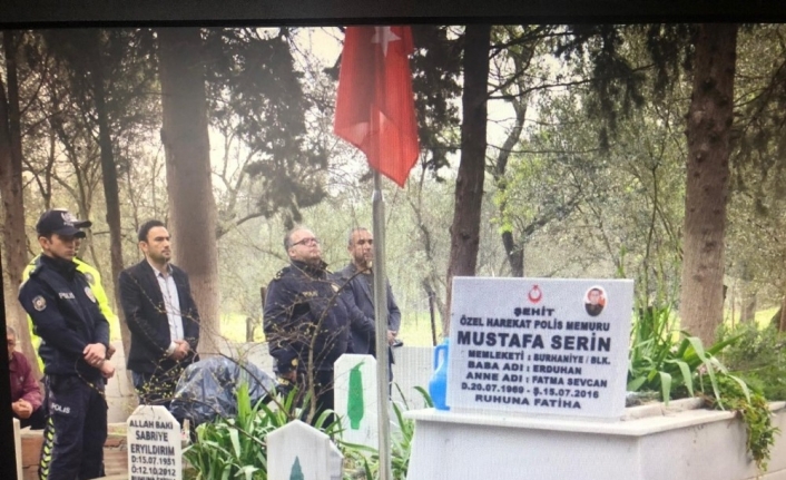 Burhaniye ilçesinde, Polis Haftası öncesi ilçedeki şehit polislerin mezarları ile