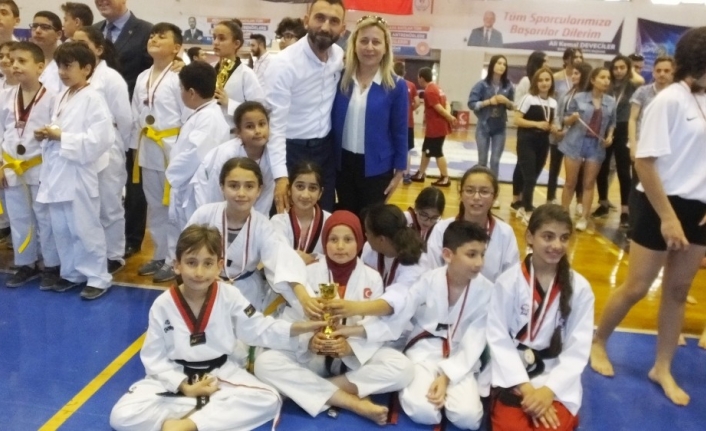Burhaniye ilçesinde, Halk Eğitim Merkezi Müdürlüğünce “Okullar Hayat Olsun” projesi