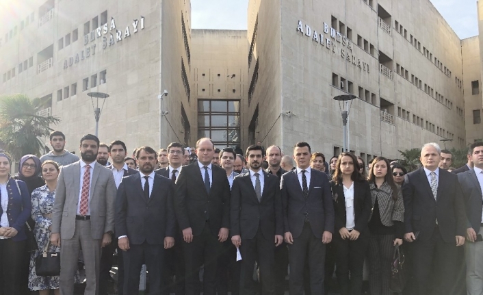  Bursa Barosu Tarafından Alınan Kararla Genç Avukatlar Meclisi'nin Kapatılmasına