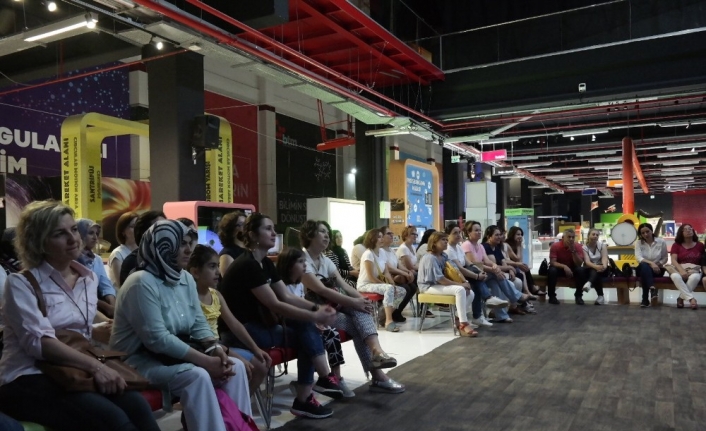  Öğretmenler, Bursa Bilim Ve Teknoloji Merkezi’ne Hayran Kaldı. Atölye