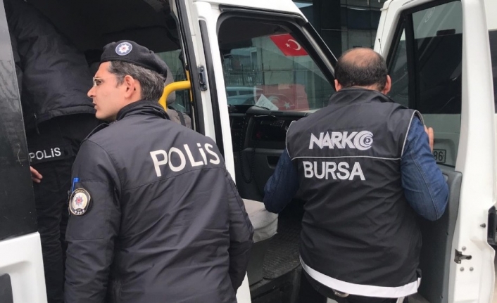 Bursa polisi uyuşturucu tacirlerine göz açtırmadı. Yapılan operasyonda 10 zehir