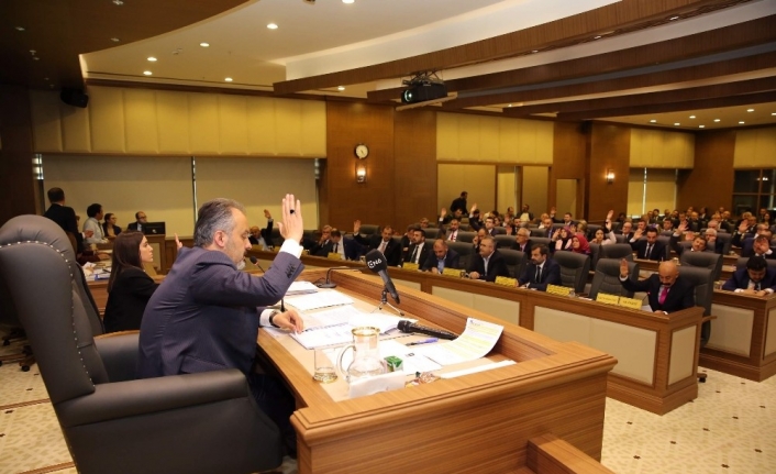 Bursa Büyükşehir Belediye Başkanı Alinur Aktaş, yeni dönemde başkanlığa vekalet