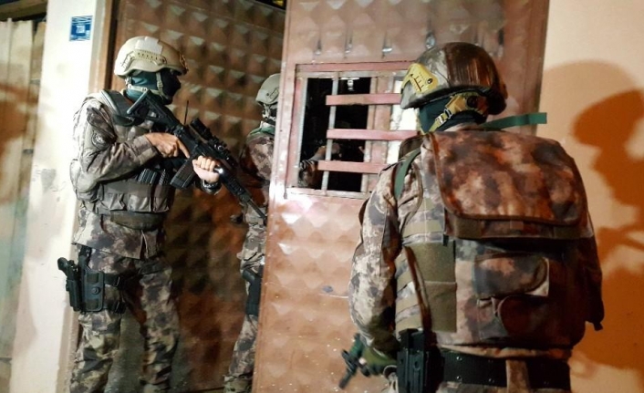  Bursa Narkotik Polisi, Çok Sayıda Adrese Bin Polisle Şafak