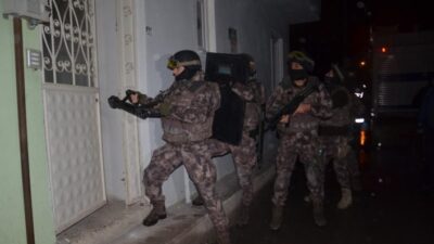  Bursa’da Çok Sayıda Adrese Bin Polisle Şafak Operasyonu Düzenlendi.