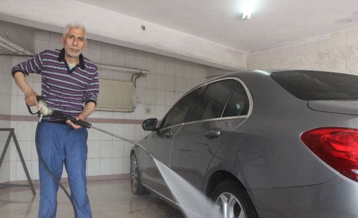 Bursa’da dün akşam saatlerinde Kuzey Afrika’dan gelen toz bulutlarının yağmurla