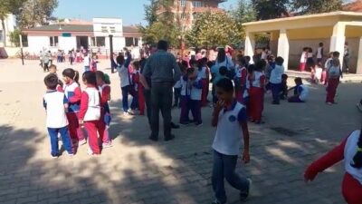  Bursa'da Da Hissedilen Deprem Sonrası Vatandaşlar Sokağa Dökülürken, Okullar