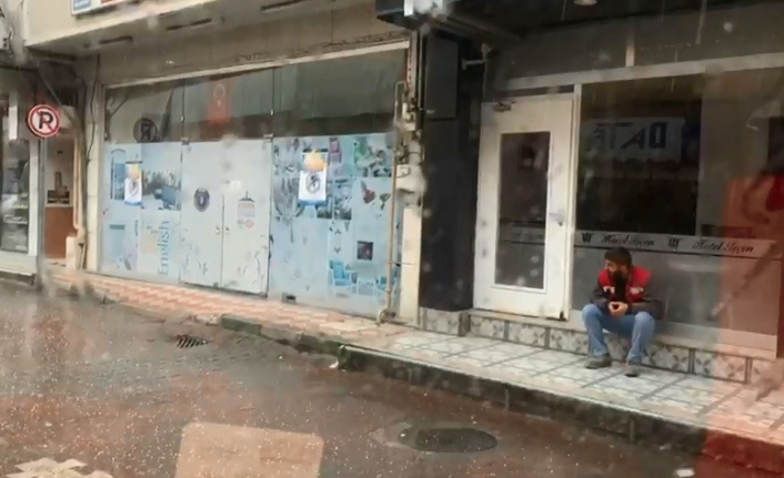 Bursa’da mayıs ayında yağan dolu hayatı kısa süreliğine olumsuz etkiledi.Bursa’nın