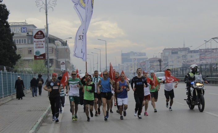 Bursa’da Polis Teşkilatı’nın 174.yıldönümü sebebiyle 30 maraton koşucusu Çevik Kuvvet