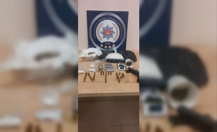 Bursa Narkotik Polisi, Uyuşturucu Tacirlerine Yönelik Operasyon Düzenledi. Operasyonda Uyuşturucu