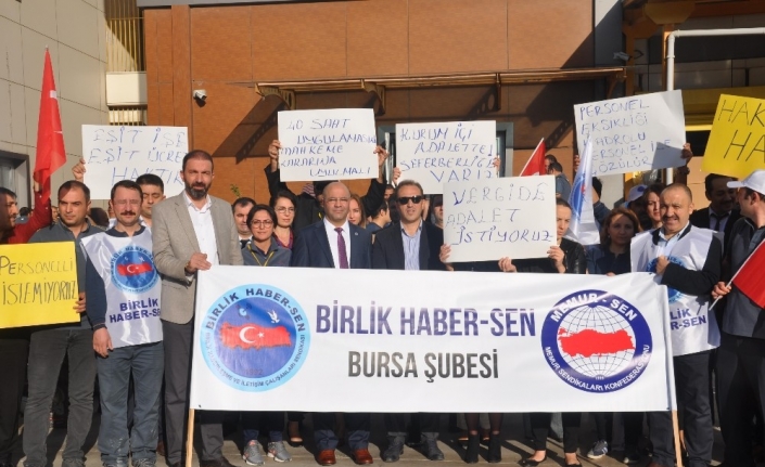 Bursa'da Sendikacılar Ptt'de Yaşanan Sıkıntılara Dikkat Çekti