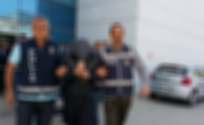  Bursa'da Bulunan Kız Öğrenci Yurtları Çevresinde Öğrencilere Teşhircilik Ve