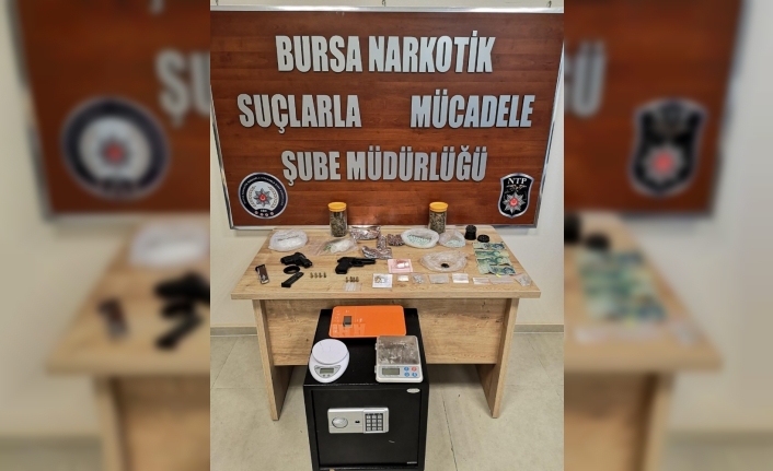 Bursa’da narkotik polisinin yaptığı uyuşturucu operasyonunda 28 kişi gözaltına alındı.Bursa