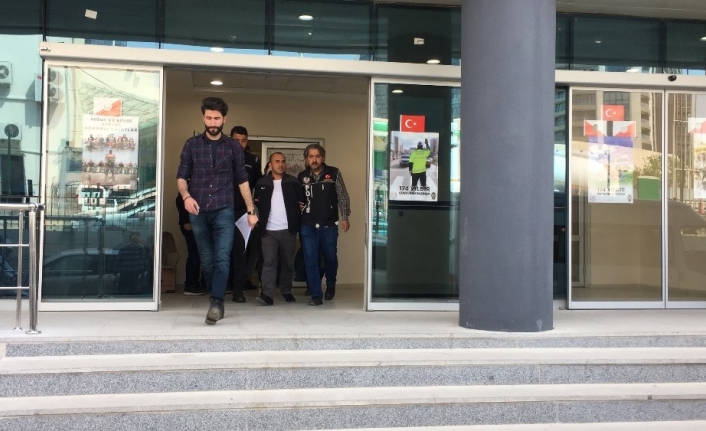 Bursa’da narkotik ekiplerinin yaptığı operasyonda 3 kişi gözaltına alınırken, yüklü