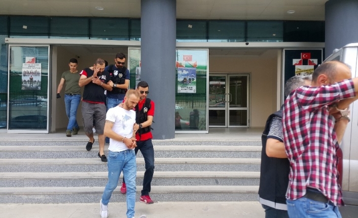 Bursa’da Asayiş Şube ve Narkotik Suçlarla Mücadele Şube Müdürlüğü ekipleri
