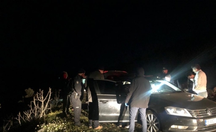 Bursa’nın Gemlik ilçesinde zeytincilik yapan bir genç, lüks otomobilinde ölü