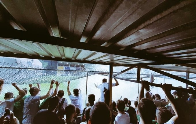  Altay-bursaspor Mücadelesinde Yeşil Beyazlı Taraftarın Bulunduğu Misafir Tribün Tepkilere