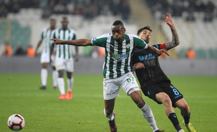 Bursaspor’da Samet Aybaba’nın yerine teknik direktörlüğe getirilen Mesut Bakkal, takımıyla