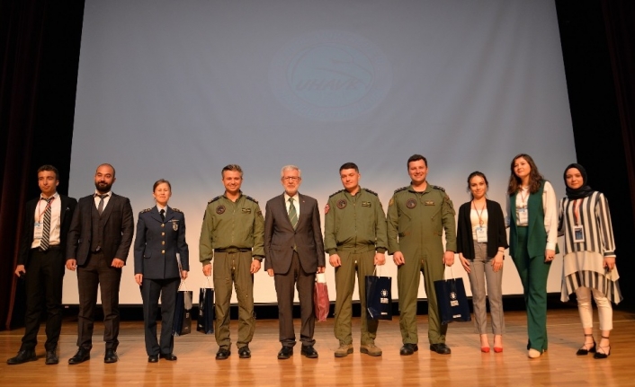 Bursa Uludağ Üniversitesi (BUÜ) Havacılık Topluluğu öğrencileri tarafından düzenlenen ‘Havacılık