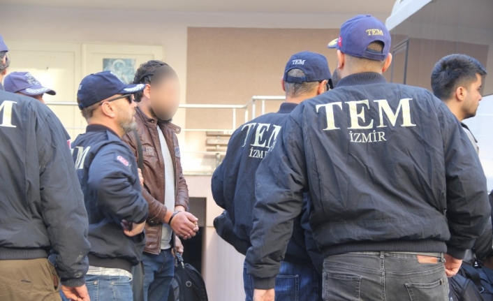  İzmir Merkezli 44 İlde Düzenlenen Fetö'nün Tsk Yapılanmasına Yönelik