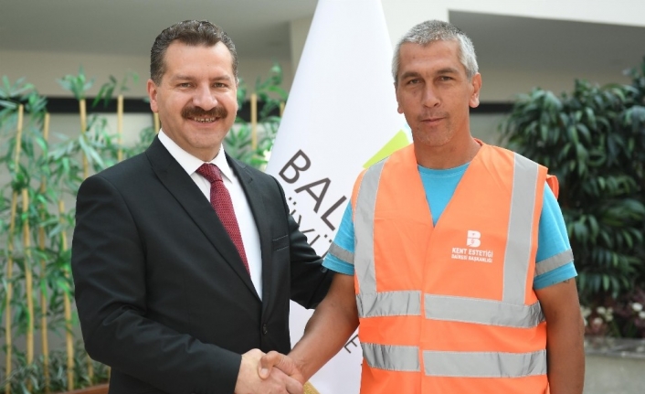  Kurban Bayramı Öncesinde Personeliyle Tek Tek Bayramlaşarak Hatıra Fotoğrafı
