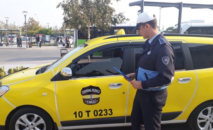  Balıkesir Büyükşehir Belediyesi Ekipleri; Okul Servis Araçlarına Ve Ticari