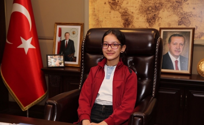 Bursa Büyükşehir Belediye Başkanı Alinur Aktaş, 23 Nisan Ulusal Egemenlik