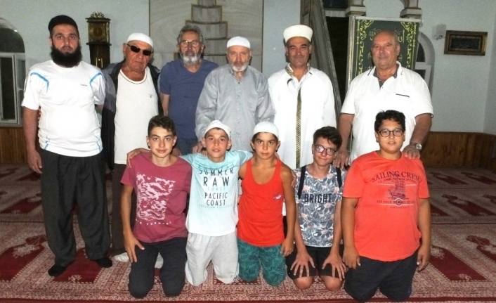 Burhaniye ilçesinde haziran ayında camilerde başlayan Kur’an kursları sona ererken,