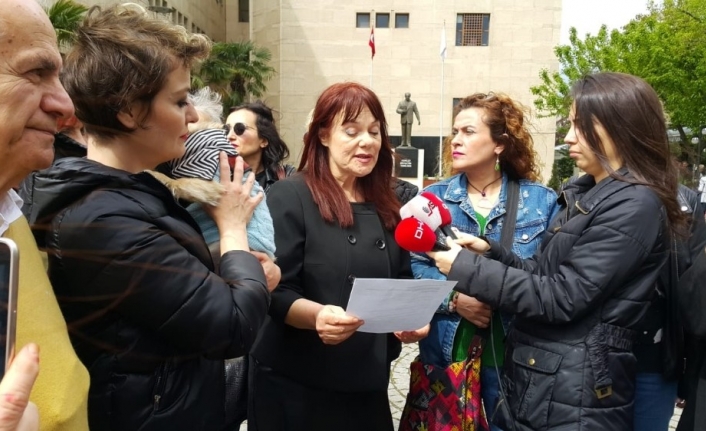 Hayvanlara karşı son günlerde artan şiddet üzerine hayvanseverler bugün Bursa