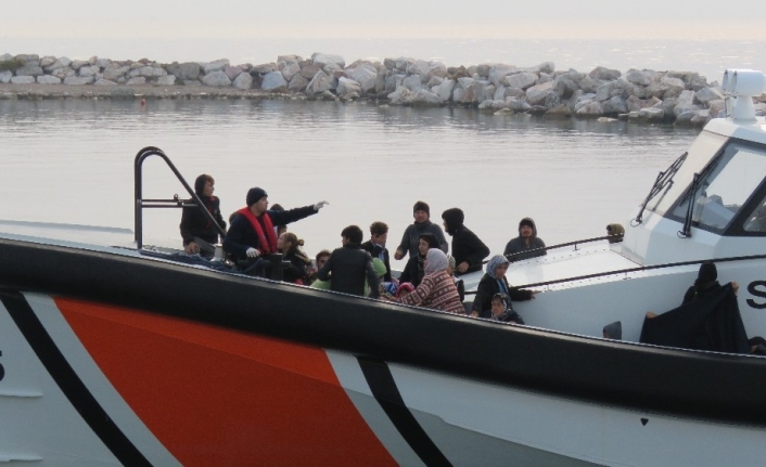 Çanakkale’nin Ayvacık İlçesi Sahilinden Yunanistan’ın Midilli Adasına Lastik Bot İle