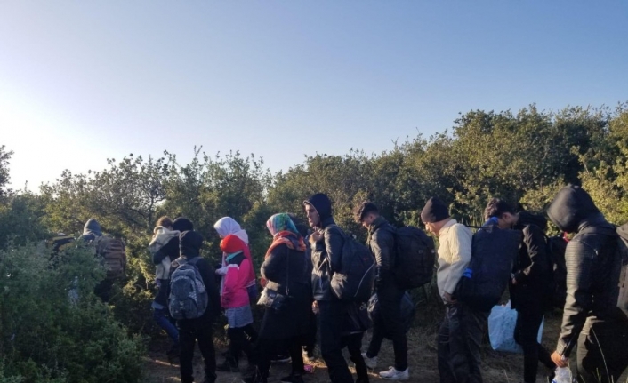  Çanakkale'nin Eceabat İlçesinde, Akşam Saatlerinden Sabah Saatlerine Kadar 1