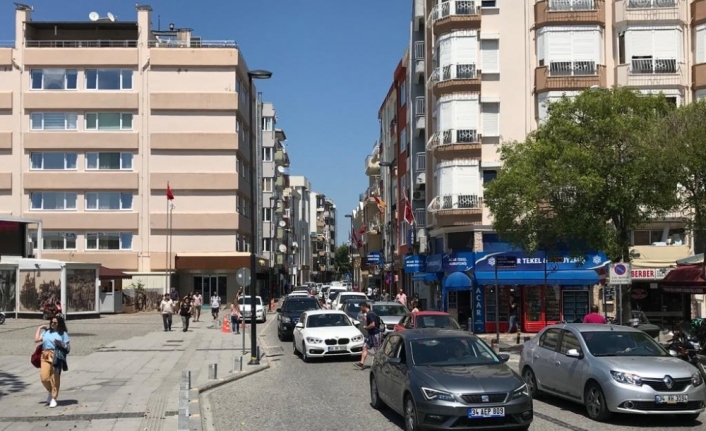 Çanakkale’de Ramazan Bayramı tatiline çıkan vatandaşlar, dönüş yolunda uzun feribot