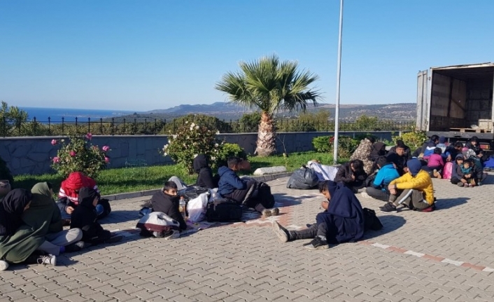  Çanakkale'nin Ayvacık İlçesinde Gerçekleştirilen Yol Emniyet Ve Kontrol Devriyesi