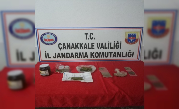  Çanakkale'de, İl Jandarma Komutanlığı Tarafından Uyuşturucu Madde Tüketen Ve