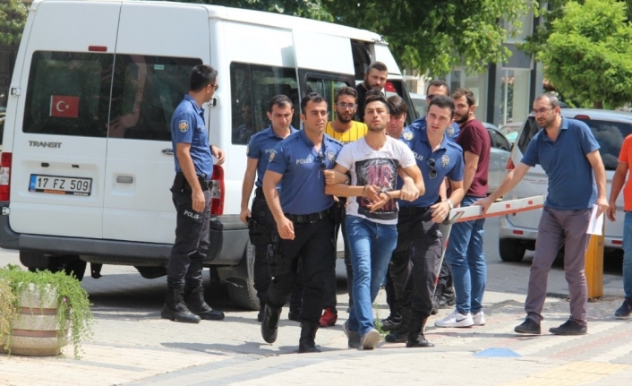 Çanakkale’deki uyuşturucu operasyonunda 1 tutuklama Çanakkale'de Polis Ekipleri, Çan Ve Ezine İlçelerinde Uyuşturucu Madde