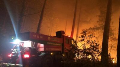  Çanakkale'nin Yenice İlçesinde Akşam Saatlerinde Çikan Yangın, Ekiplerin Başarılı