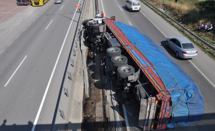  Bursa Ankara Yolu Huzur Mahallesi Girişinde Meydana Gelen Kazda