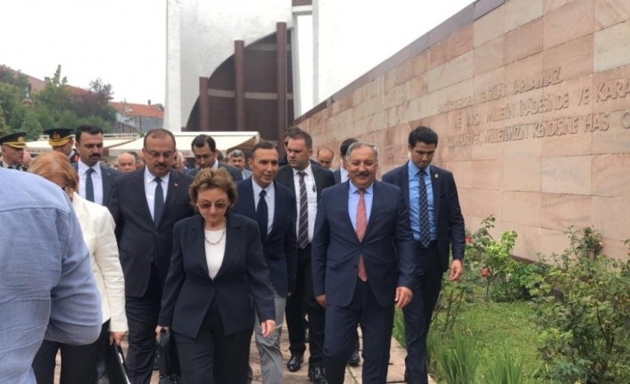  Türkiye Cumhuriyeti 3. Cumhurbaşkanı Merhum Mahmut Celal Bayar, Vefatının